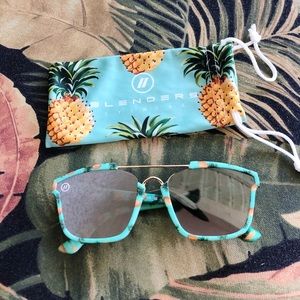 NWOT Blenders Eyewear Pineapple Express Glasses